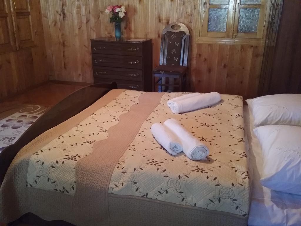 Guest House Anisa Birkiani Eksteriør bilde