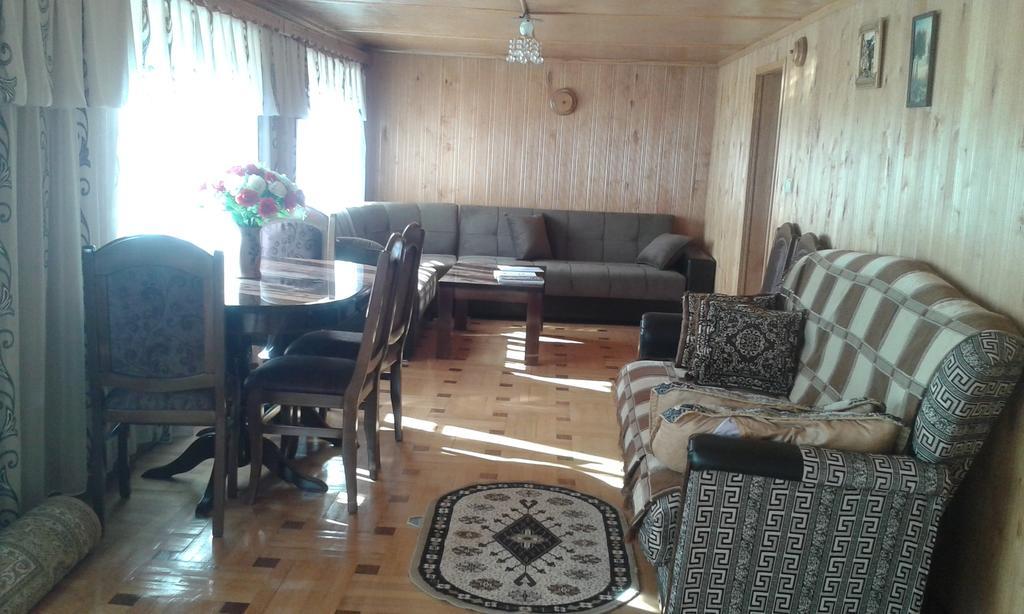 Guest House Anisa Birkiani Eksteriør bilde